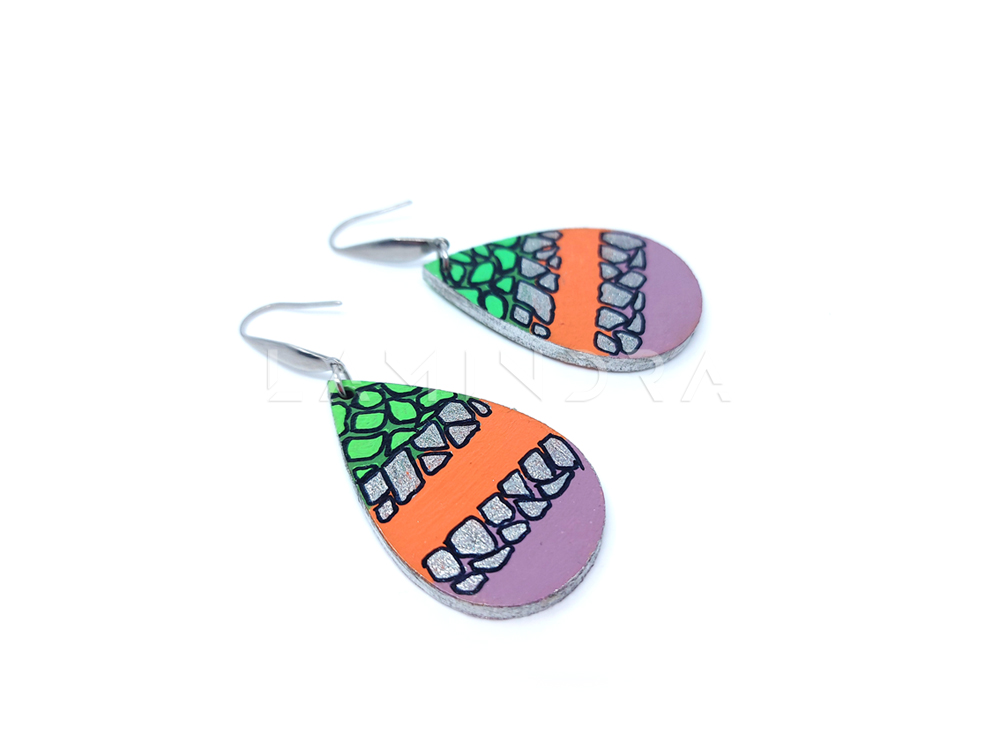 Fülbevalók, kézműves ékszerek: FU027, Kézzel festett, csepp alakú, színes nemesacél fülbevaló